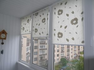 Установка рулонных штор на пластиковые окна в Великом Новгороде